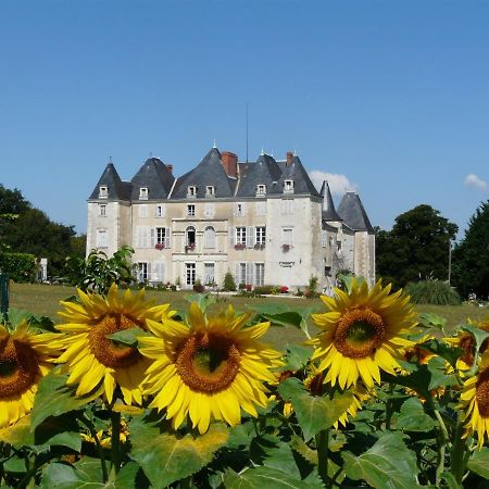 Château de Piolant Dange-Saint-Romain Extérieur photo