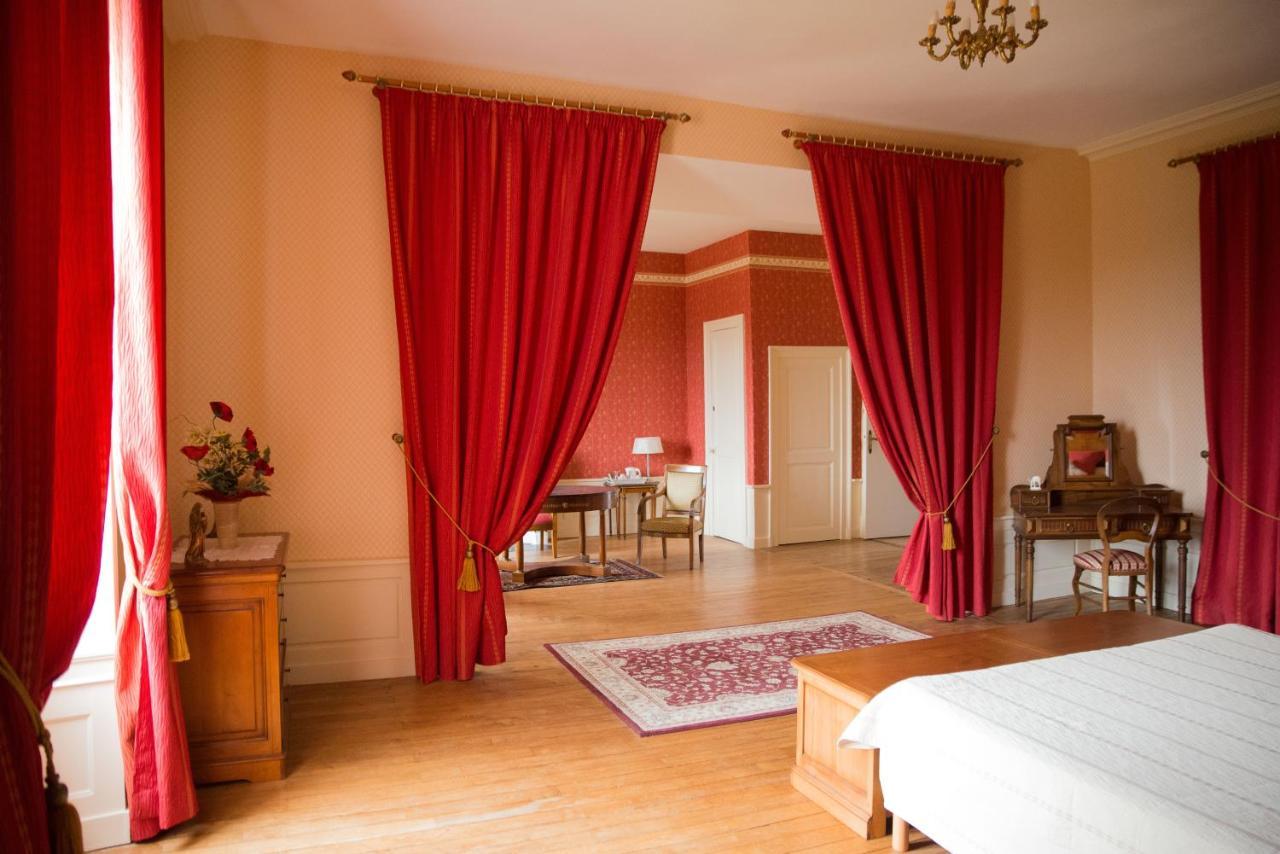 Château de Piolant Dange-Saint-Romain Extérieur photo